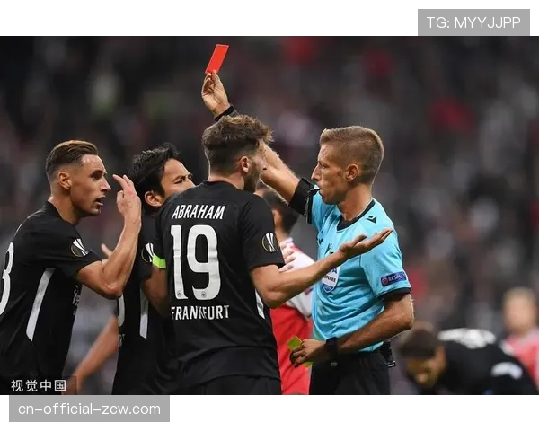 战术板：门兴如何用高效防守反击击溃法兰克福的高位防线